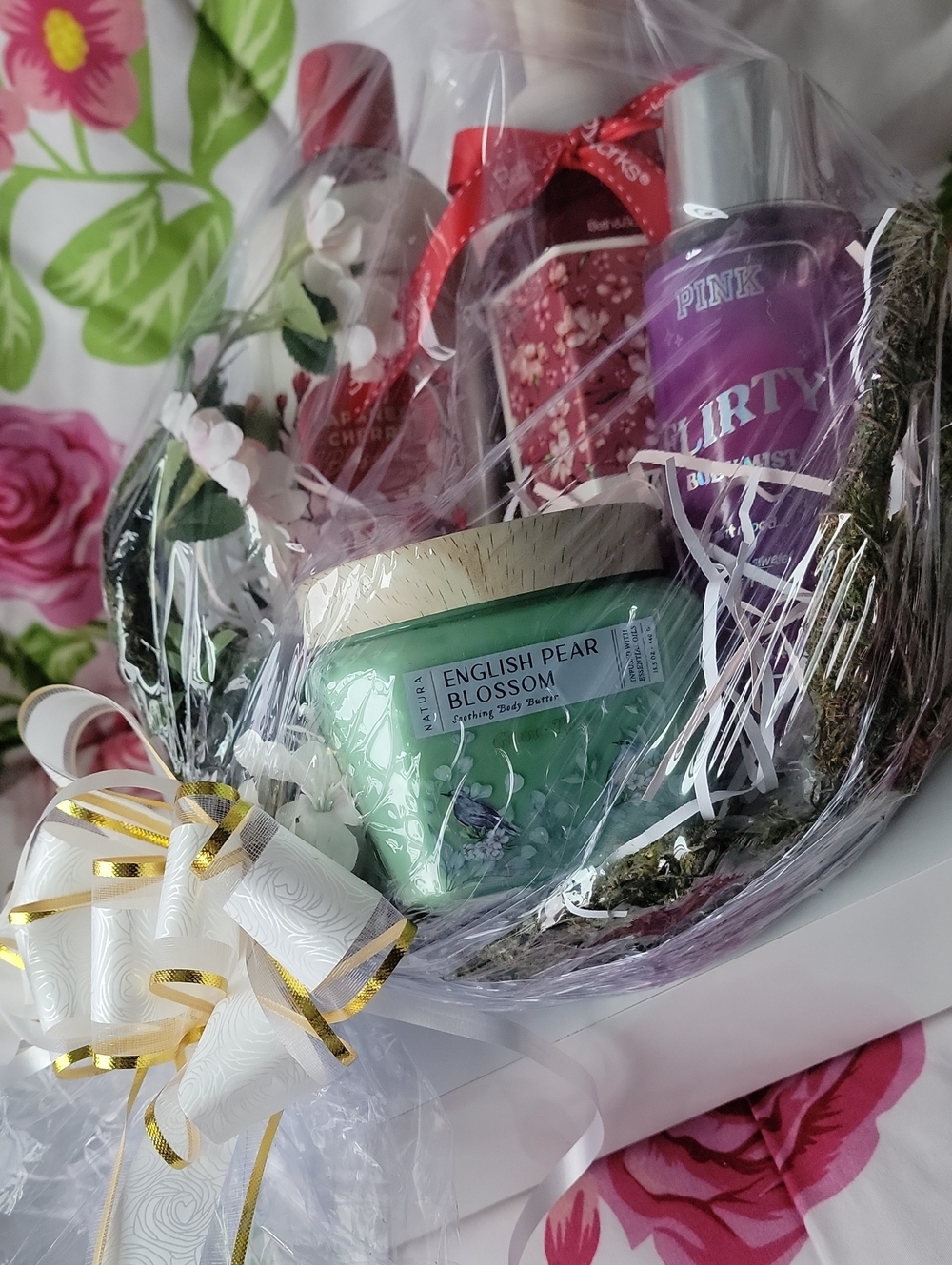Victoria's Secret Red, Gift Basket Mixed Fragrance NWT